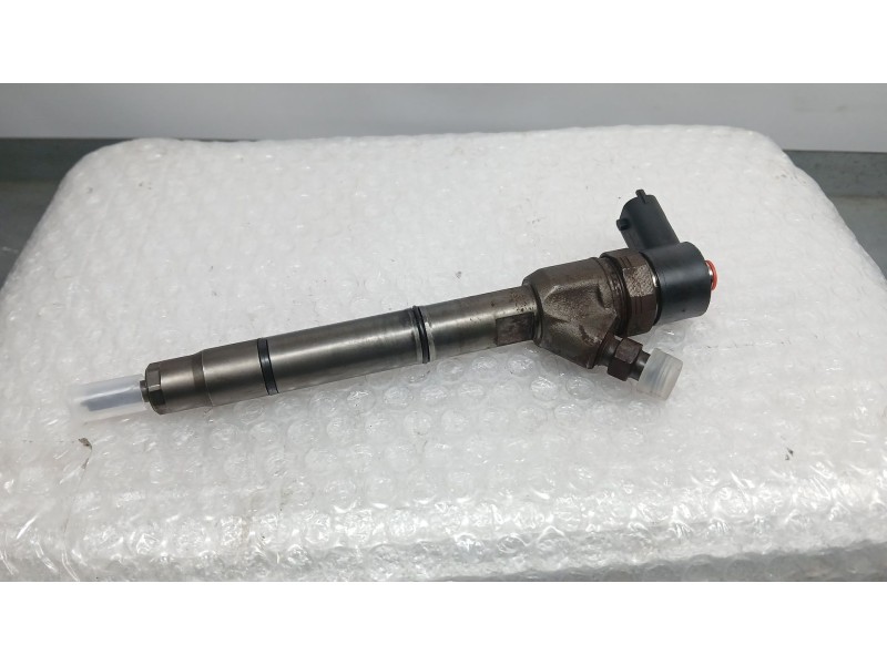 Recambio de inyector para kia cee´d (jd) 1.6 crdi 110 referencia OEM IAM   