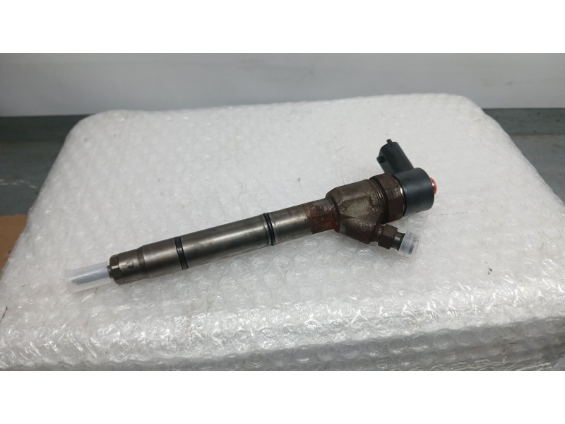 Recambio de inyector para kia cee´d (jd) 1.6 crdi 110 referencia OEM IAM   