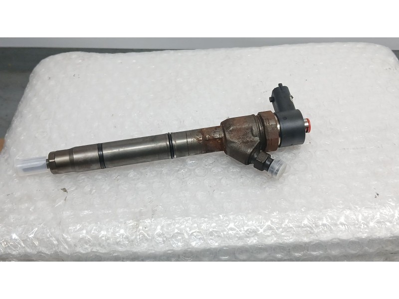 Recambio de inyector para kia cee´d (jd) 1.6 crdi 110 referencia OEM IAM   