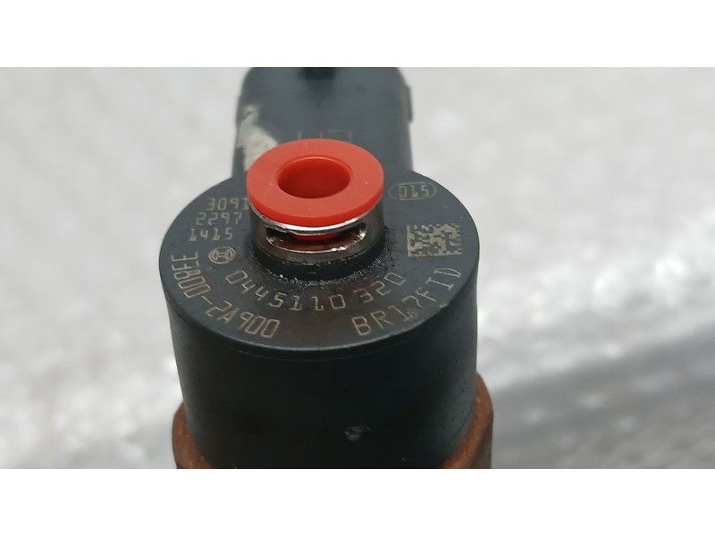 Recambio de inyector para kia cee´d (jd) 1.6 crdi 110 referencia OEM IAM   