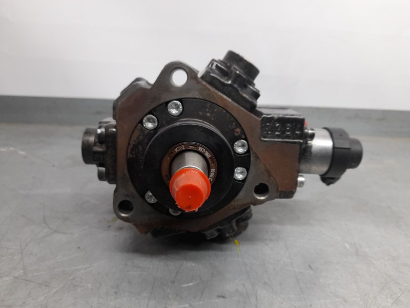 Recambio de bomba alta presion para kia cee´d (jd) 1.6 crdi 110 referencia OEM IAM 0445010206 BOSCH 
