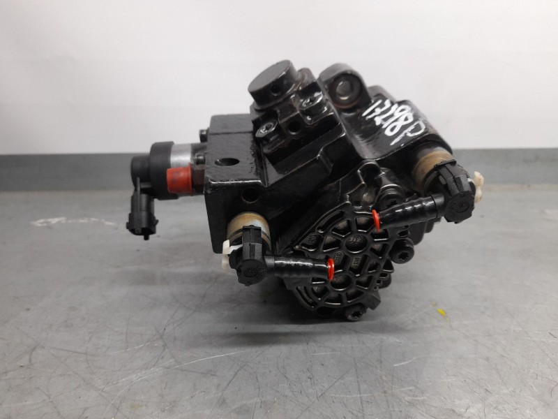 Recambio de bomba alta presion para kia cee´d (jd) 1.6 crdi 110 referencia OEM IAM 0445010206 BOSCH 