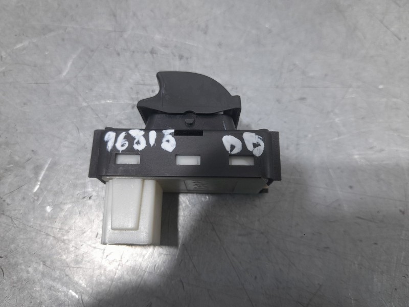 Recambio de mando elevalunas delantero derecho para peugeot 3008 ii suv (mc_, mr_, mj_, m4_) 1.5 bluehdi 130 referencia OEM IAM 