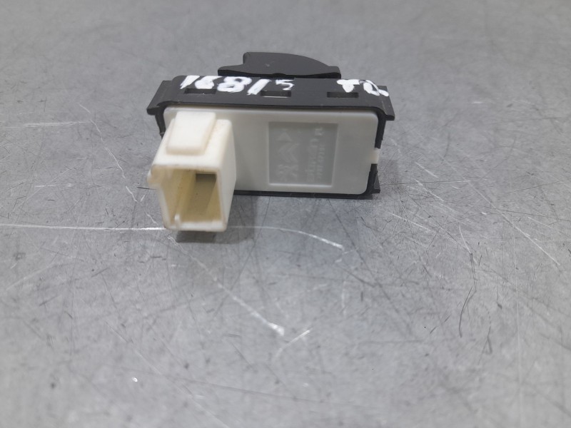 Recambio de mando elevalunas trasero derecho para peugeot 3008 ii suv (mc_, mr_, mj_, m4_) 1.5 bluehdi 130 referencia OEM IAM 98