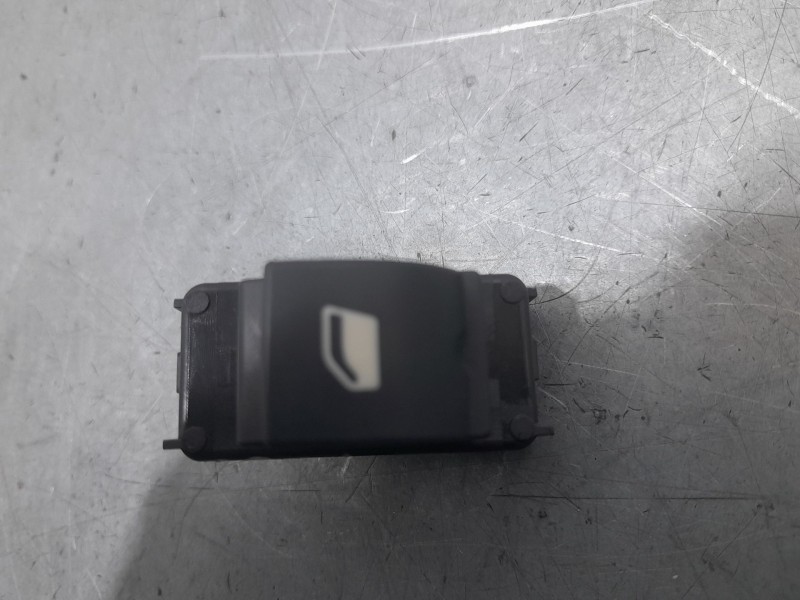 Recambio de mando elevalunas trasero derecho para peugeot 3008 ii suv (mc_, mr_, mj_, m4_) 1.5 bluehdi 130 referencia OEM IAM 98