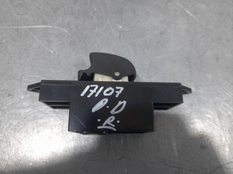 Recambio de mando elevalunas delantero derecho para mitsubishi asx (ga_w_) 1.6 di-d referencia OEM IAM MR587944  