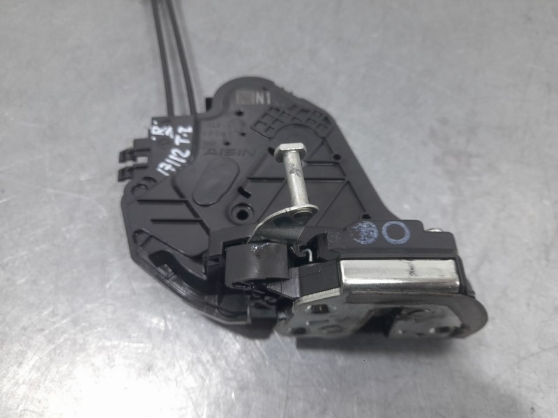 Recambio de cerradura puerta trasera izquierda para peugeot 108 1.0 vti 72 referencia OEM IAM B001174180  
