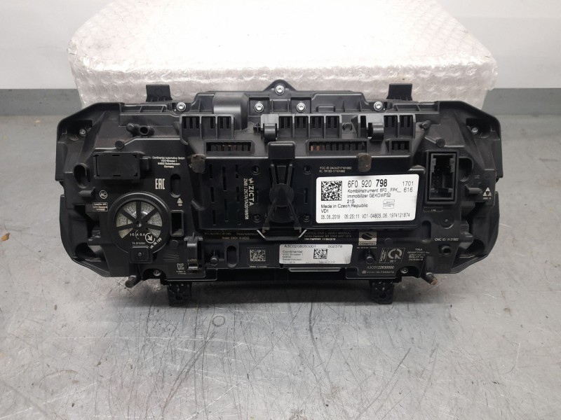 Recambio de cuadro instrumentos para seat arona style edition referencia OEM IAM 6F0920798  