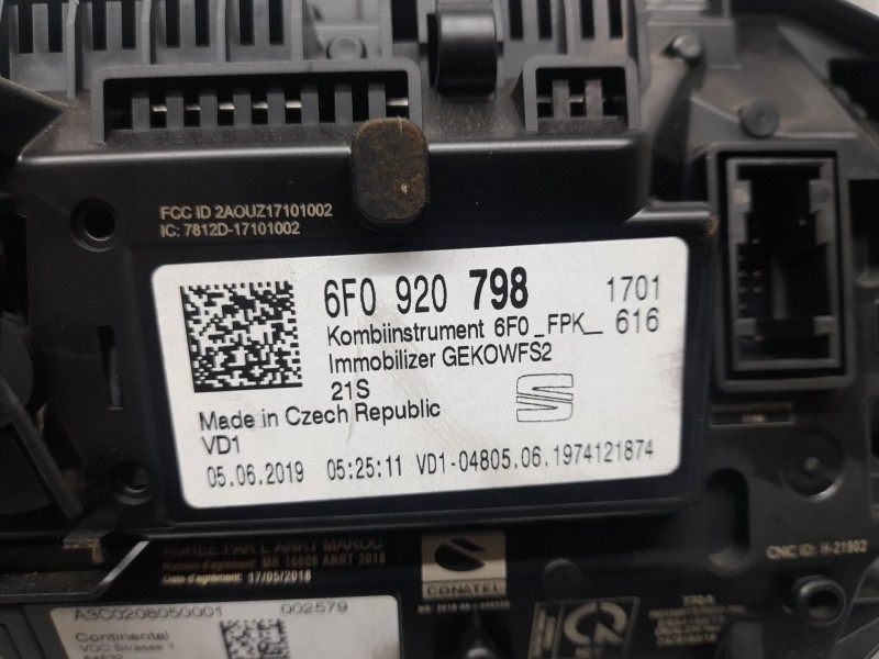 Recambio de cuadro instrumentos para seat arona style edition referencia OEM IAM 6F0920798  