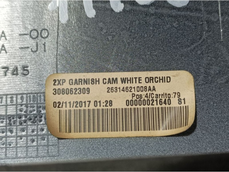 Recambio de rejilla delantera para honda hr-v (..) elegance referencia OEM IAM 26314621008AA  PATA TOCADA