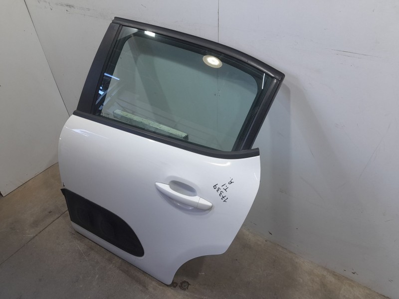 Recambio de puerta trasera izquierda para citroën c3 iii (sx) 1.2 vti 82 referencia OEM IAM 9812716780  