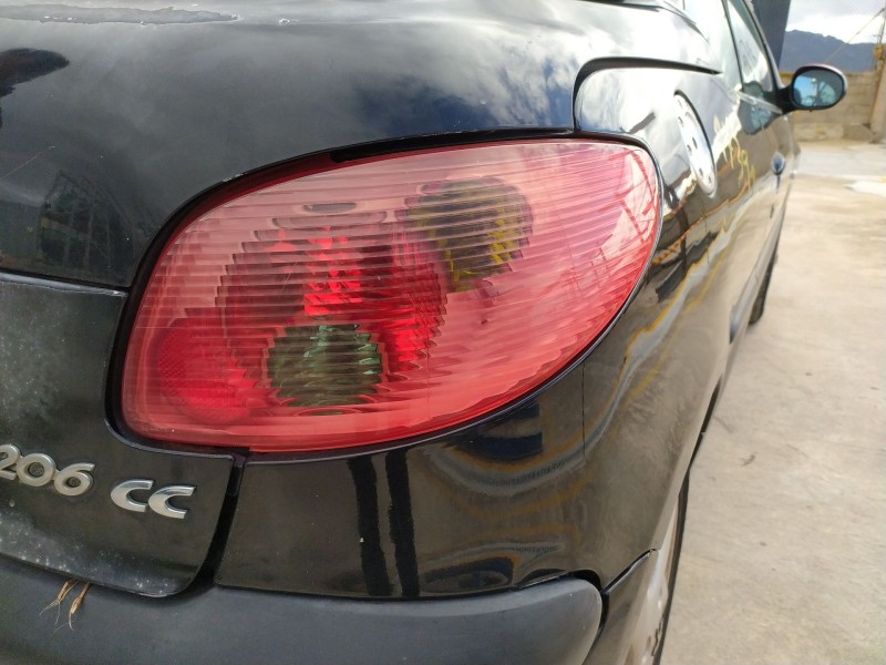 Recambio de piloto trasero derecho para peugeot 206 cc (2d) 1.6 16v (2dnfuf, 2dnfur) referencia OEM IAM   