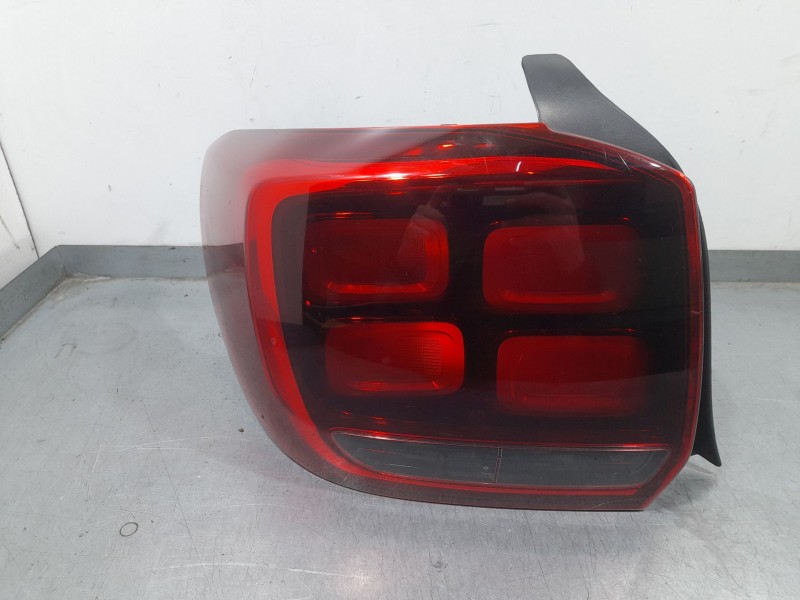 Recambio de piloto trasero izquierdo para dacia logan ii tce 90 lpg referencia OEM IAM 26555768R  