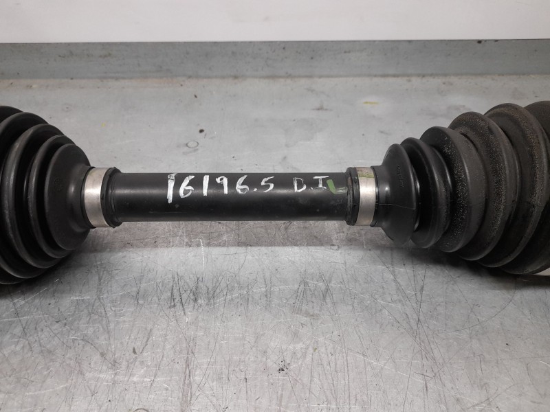 Recambio de transmision delantera izquierda para jeep cherokee limited 4x2 referencia OEM IAM P68239396AB  