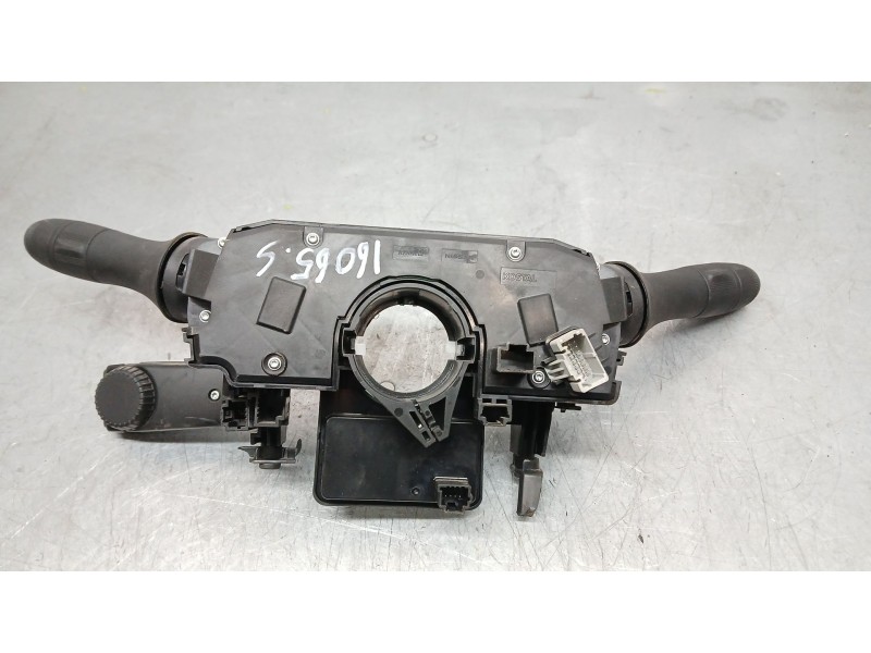 Recambio de mando luces y limpia para renault clio v techno referencia OEM IAM 255674797R  10508397