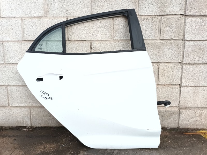 Recambio de puerta trasera derecha para mg mg 3 (5fp) mg 3 1.5 referencia OEM IAM 11306006  