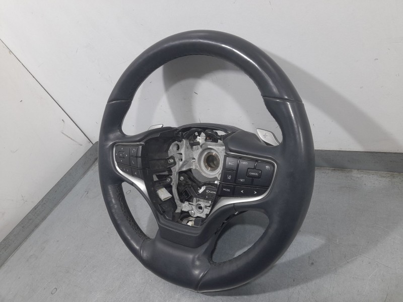 Recambio de volante para lexus es 300h referencia OEM IAM 864A133010  