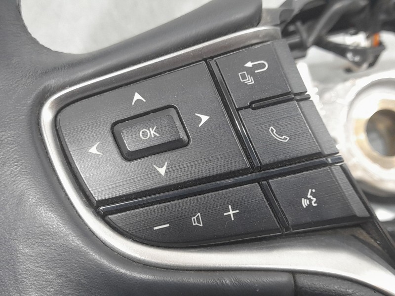 Recambio de volante para lexus es 300h referencia OEM IAM 864A133010  