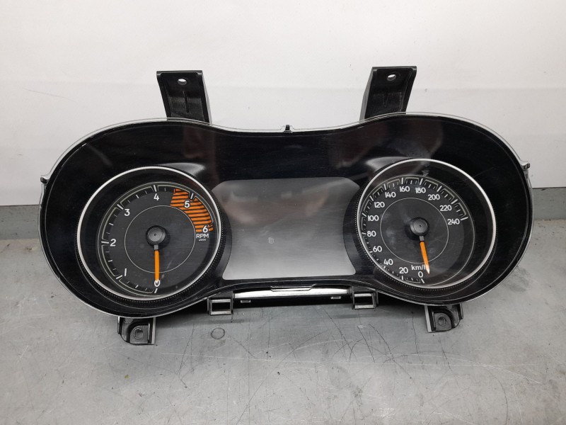 Recambio de cuadro instrumentos para jeep cherokee limited 4x2 referencia OEM IAM P68274079AC  