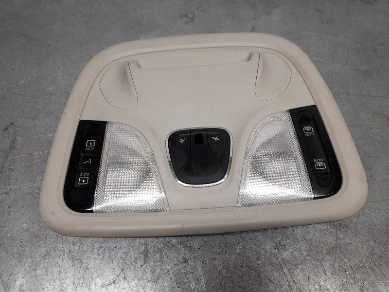 Recambio de luz interior para jeep cherokee limited 4x2 referencia OEM IAM 1XF321DAAF  