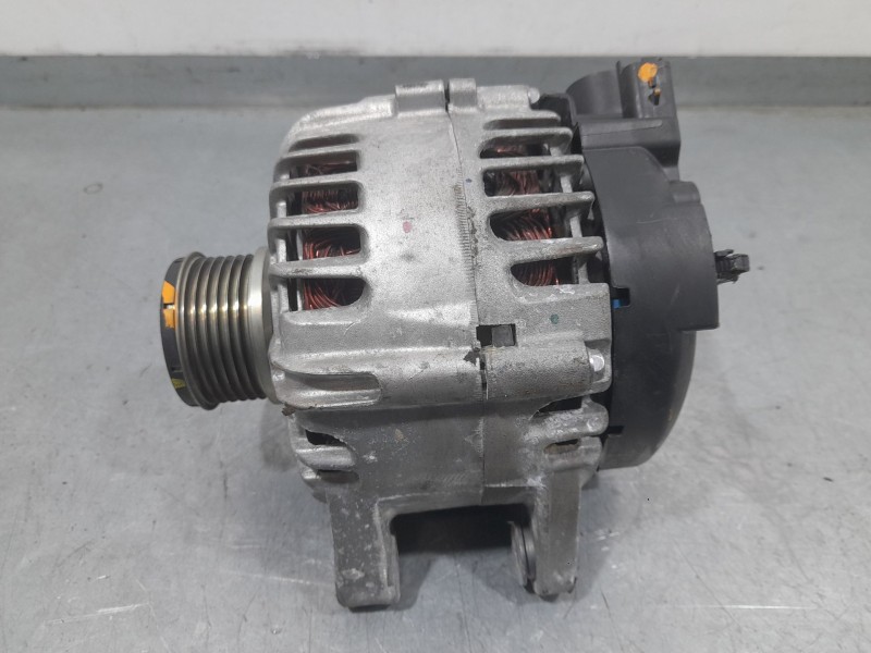 Recambio de alternador para opel corsa f gs referencia OEM IAM 9835689480 2740473F VALEO