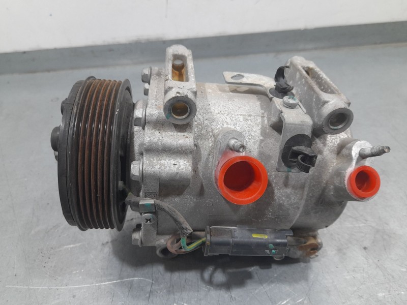 Recambio de compresor aire acondicionado para opel corsa f gs referencia OEM IAM 9827596080  