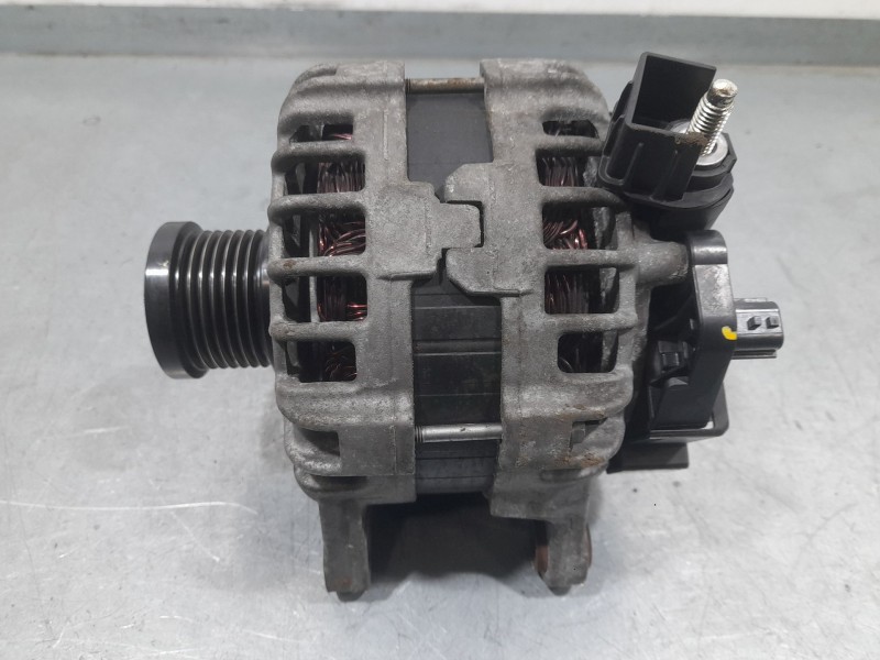 Recambio de alternador para dacia sandero essential referencia OEM IAM 231007769R  