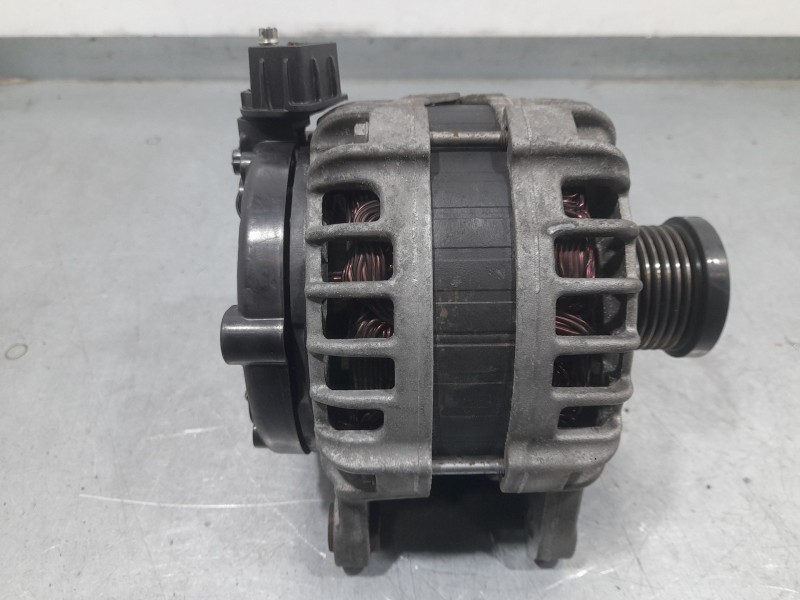 Recambio de alternador para dacia sandero essential referencia OEM IAM 231007769R  