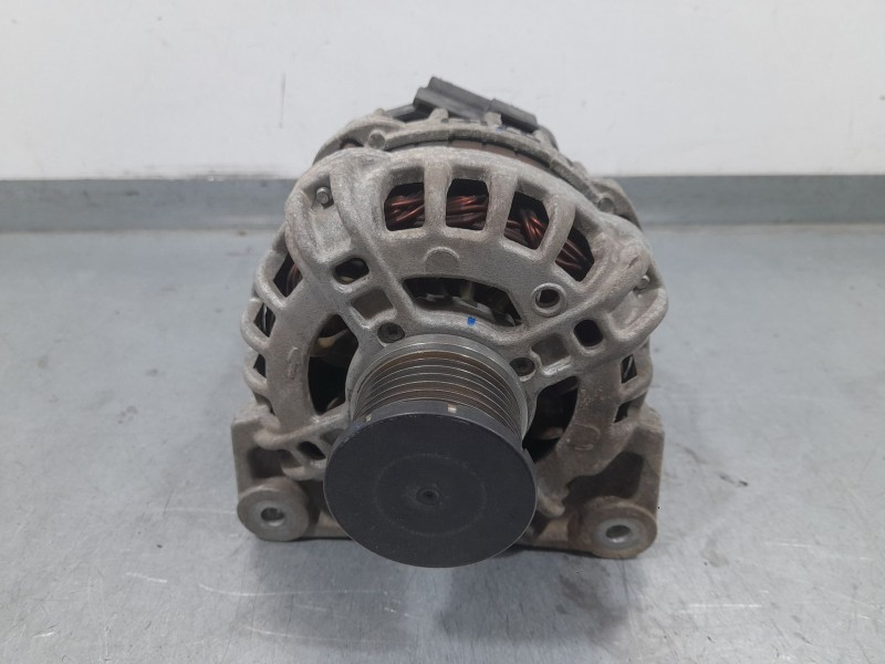 Recambio de alternador para dacia logan ii tce 90 lpg referencia OEM IAM 231002854R F000BL04BF BOSCH