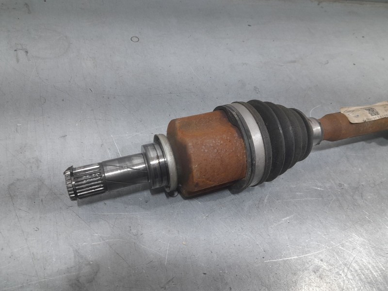 Recambio de transmision delantera izquierda para dacia sandero essential referencia OEM IAM 391011411R  