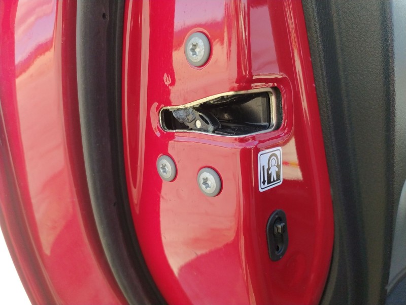 Recambio de cerradura puerta trasera izquierda para toyota yaris (_p13_) 1.0 (ksp130) referencia OEM IAM 690600D310  