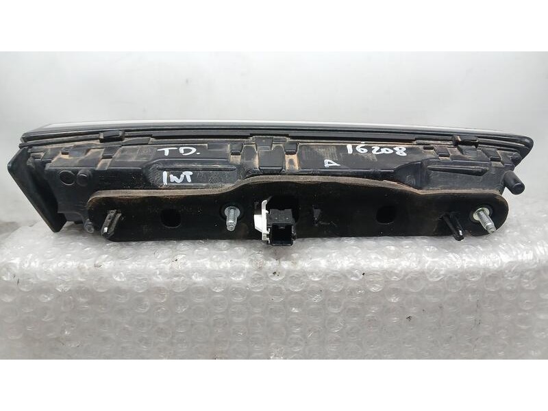 Recambio de piloto trasero derecho para opel mokka elegance referencia OEM IAM 9833944580  