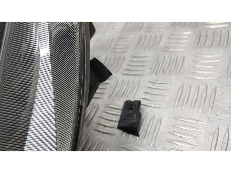 Recambio de faro izquierdo para seat ibiza (6j5) style tech referencia OEM IAM 6J1941005F VALEOA PATA ROTA 90031698