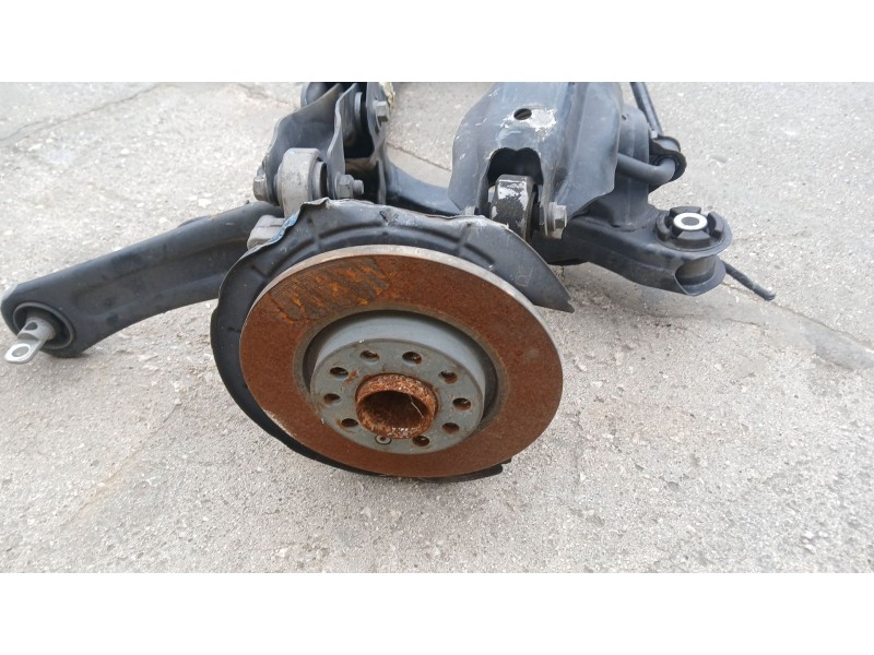 Recambio de puente trasero para jeep cherokee limited 4x2 referencia OEM IAM 04877382AF  DISCO , 5 TORNILLOS , C/ ABS