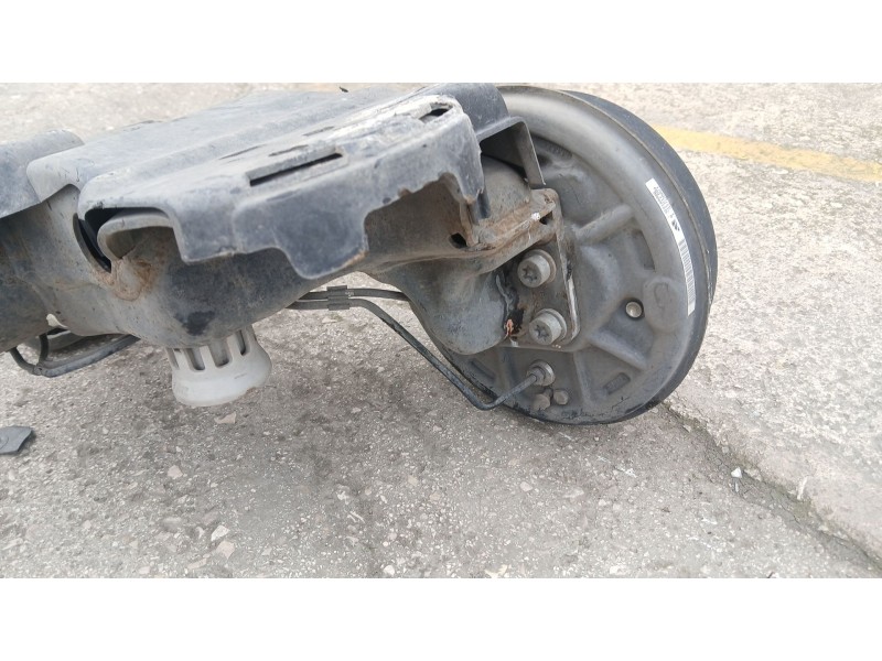 Recambio de puente trasero para citroën c3 iii (sx) 1.2 vti 82 referencia OEM IAM 1607197380 TAMBOR C/ABS Y 4 TORNILLOS 