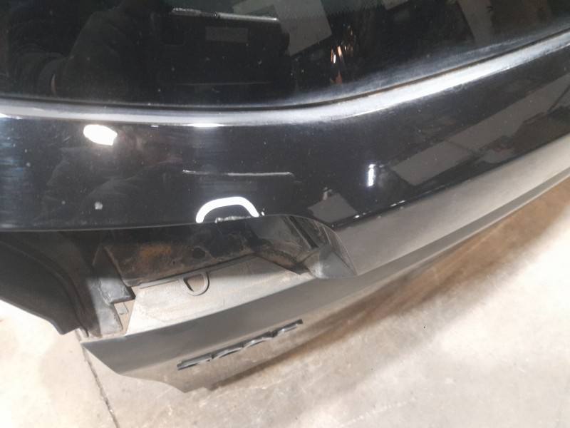 Recambio de porton trasero para peugeot 3008 gt-line referencia OEM IAM 1617409480  RAYADO