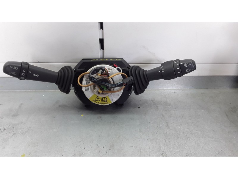 Recambio de mando luces y limpia para fiat stilo (192) 1.9 120 racing multijet referencia OEM IAM 07353682490  