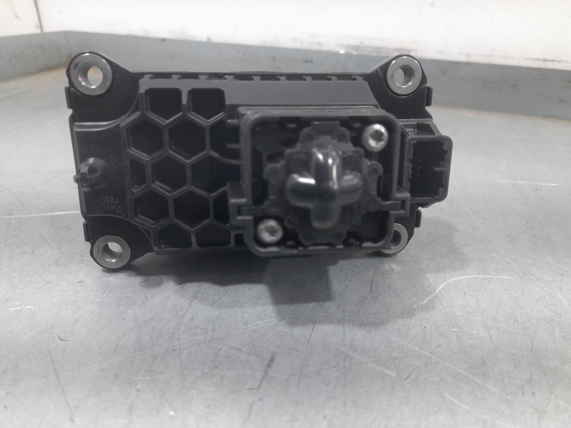 Recambio de palanca cambio para lynk & co 01 phev referencia OEM IAM 8890977823  