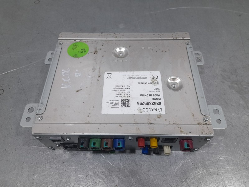 Recambio de sistema audio / radio para lynk & co 01 phev referencia OEM IAM 8893899295  