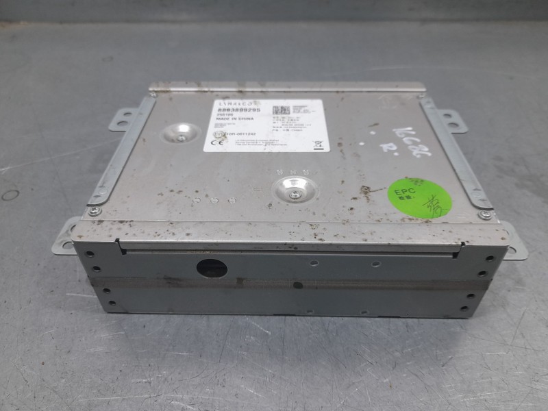 Recambio de sistema audio / radio para lynk & co 01 phev referencia OEM IAM 8893899295  