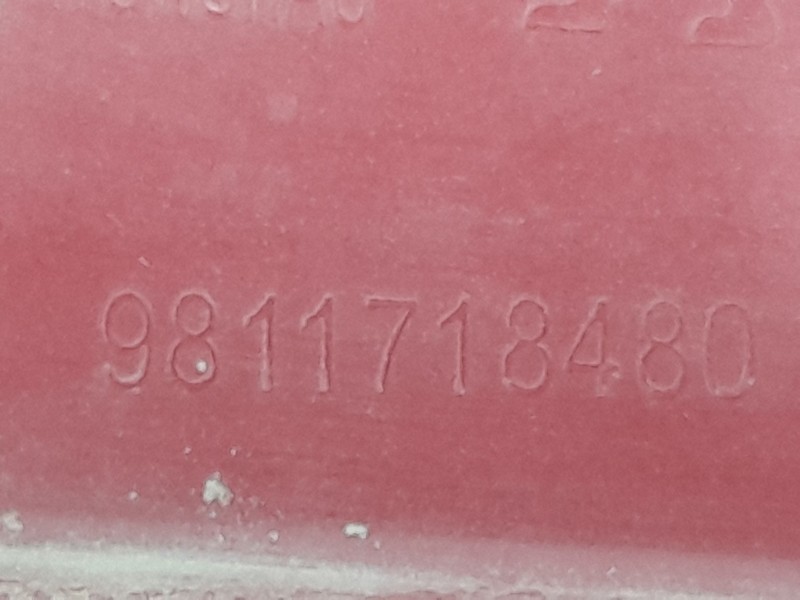 Recambio de piloto trasero izquierdo paragolpes para peugeot 3008 allure pack referencia OEM IAM 9811718480  