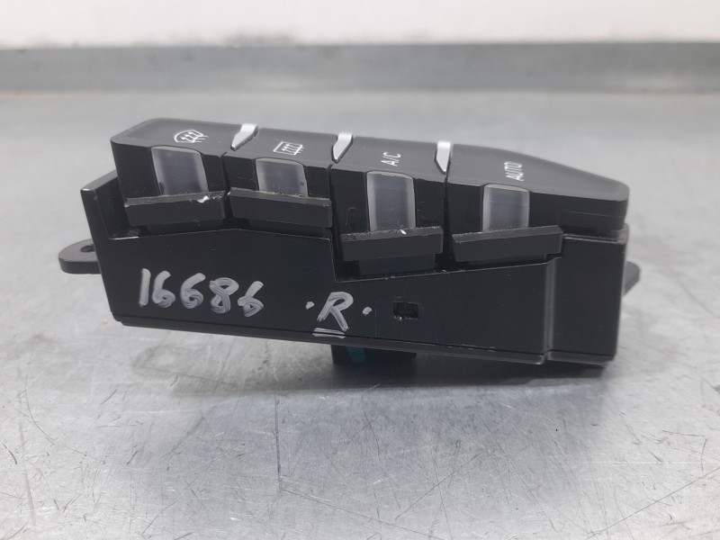 Recambio de mando multifuncion para lynk & co 01 phev referencia OEM IAM 8890493657 CLIMA 