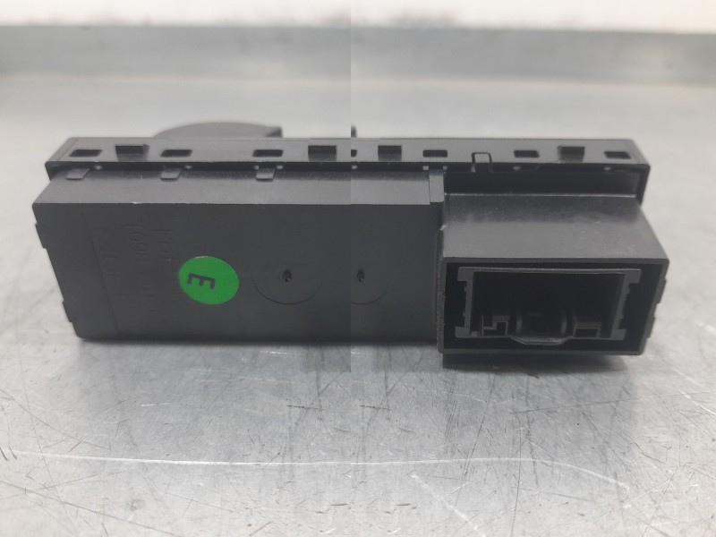 Recambio de mando elevalunas trasero derecho para fiat tipo hatchback (356_, 357_) 1.4 (356hxa1b) referencia OEM IAM 7357179520 