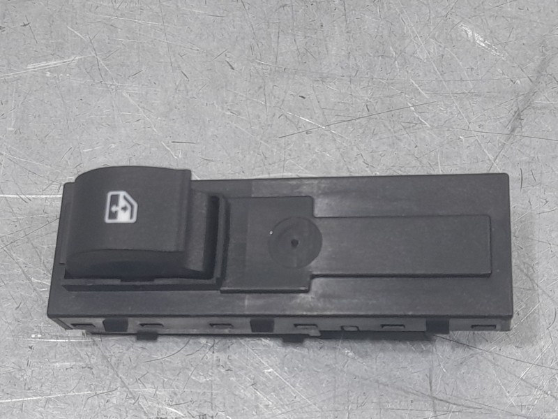 Recambio de mando elevalunas trasero izquierdo para fiat tipo hatchback (356_, 357_) 1.4 (356hxa1b) referencia OEM IAM 735717952