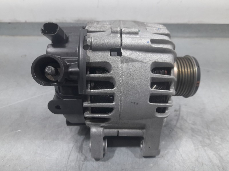 Recambio de alternador para opel crossland x / crossland (p17, p2qo) 1.2 (75) referencia OEM IAM 9835689480 2740473F VALEO