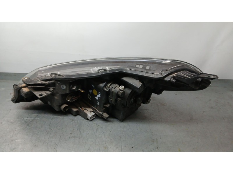 Recambio de faro derecho para toyota yaris (_p13_) 1.5 (nsp131_) referencia OEM IAM 811300DA30 XENON 0D1970D198