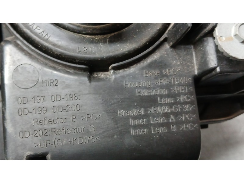 Recambio de faro derecho para toyota yaris (_p13_) 1.5 (nsp131_) referencia OEM IAM 811300DA30 XENON 0D1970D198