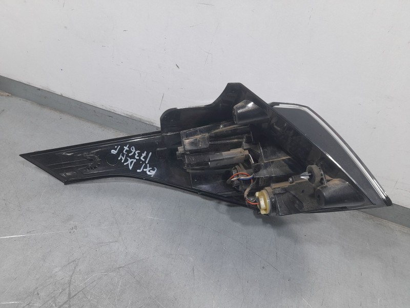 Recambio de piloto trasero derecho exterior para opel crossland x / crossland (p17, p2qo) 1.2 (75) referencia OEM IAM 39137520  