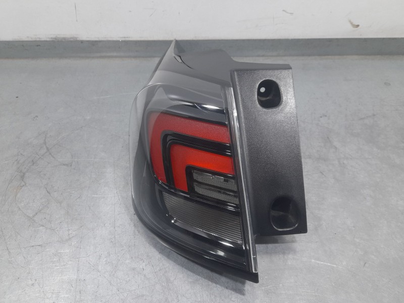 Recambio de piloto trasero izquierdo exterior para opel crossland x / crossland (p17, p2qo) 1.2 (75) referencia OEM IAM 39137519