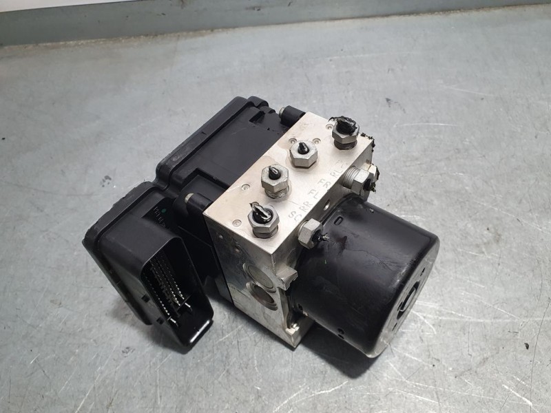 Recambio de abs para volvo xc60 kinetic awd referencia OEM IAM P30681619 10021201824 ATE